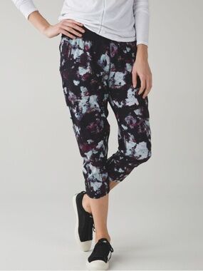 Lululemon Tranquil Crop Pant Size 12